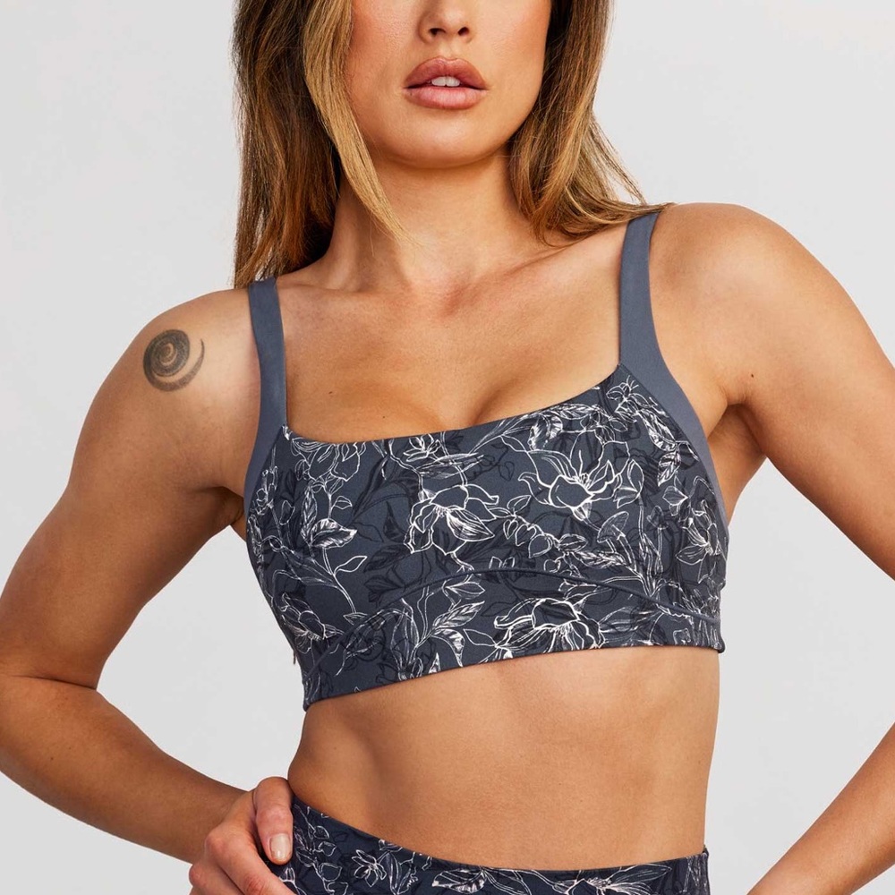 Stori Wonder Mid Support Bra